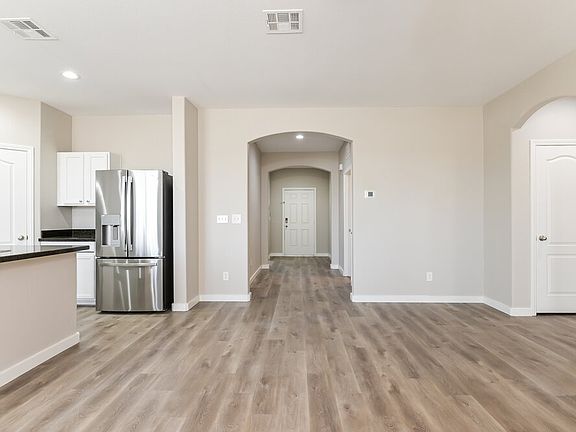 5th image of 909 Aspen Cliff Dr