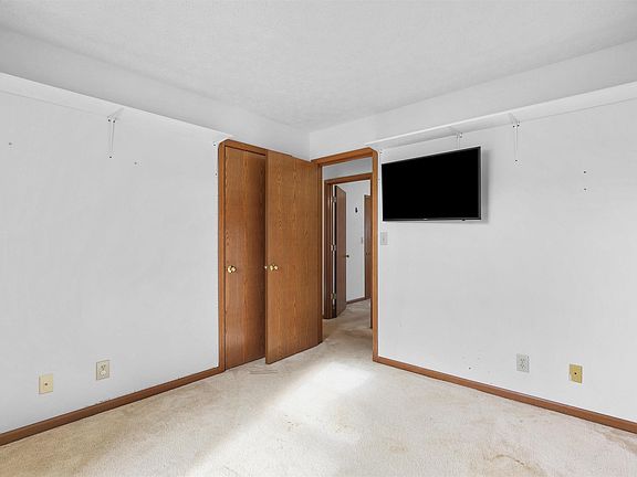 4th image of 3908 Sweetgum Dr