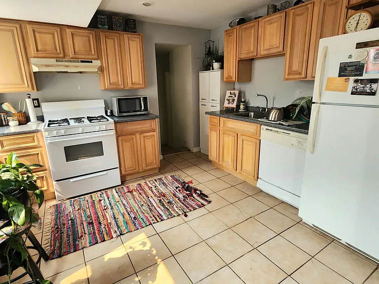 8 W Randall St #2 — Photo 9