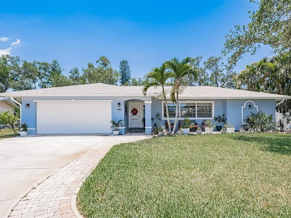 14570 Tanglewood Dr, Largo, FL 33774