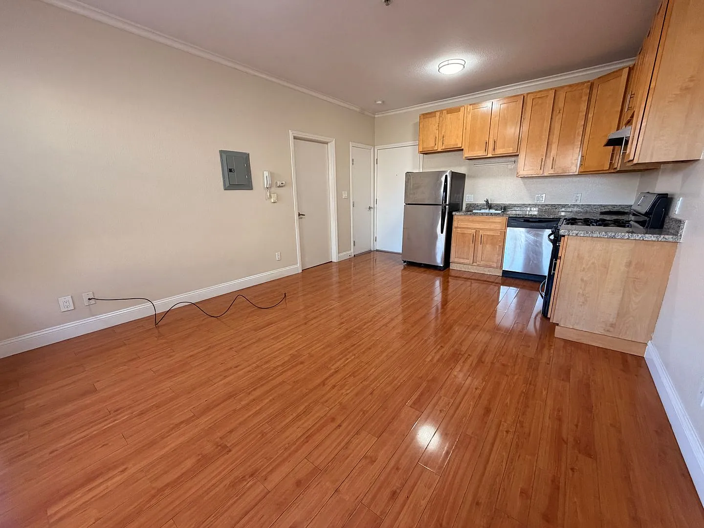 3833T - 3833 Telegraph Avenue — Photo 2