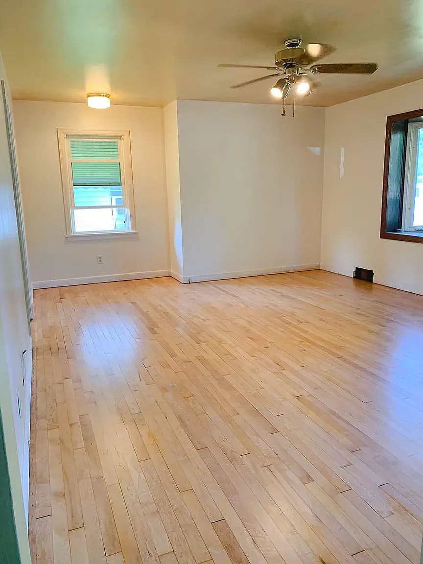 4 bed, 1225 sqft, $1,650 — Photo 2