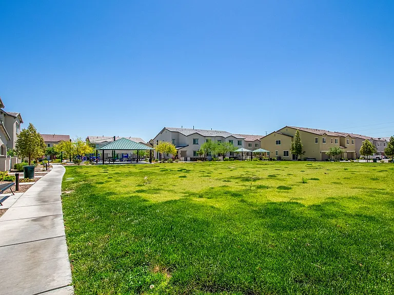 825 Star Estates Ave — Photo 34