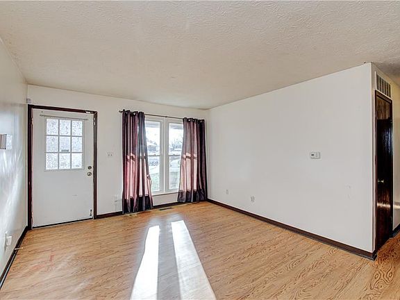 3rd image of 3308 N Eastbrooke Ct
