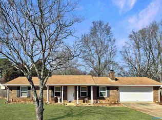 110 Tres Dr, Huntsville, AL 35811