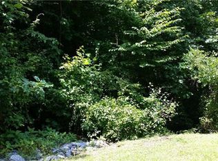 190 Mountain Crest Dr, Hendersonville, NC 28739
