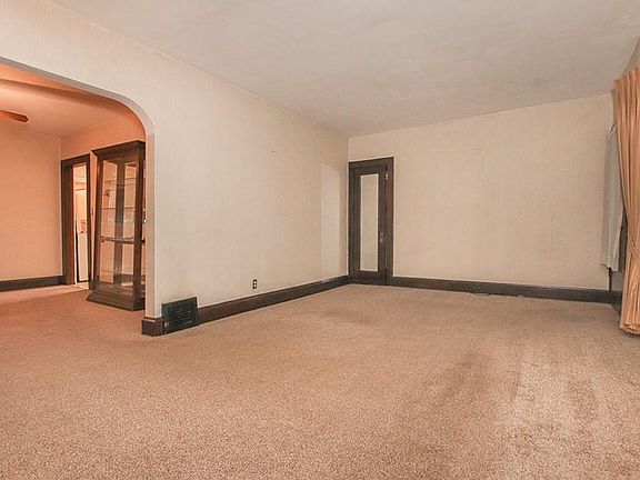 5th image of 5016 E 110th St