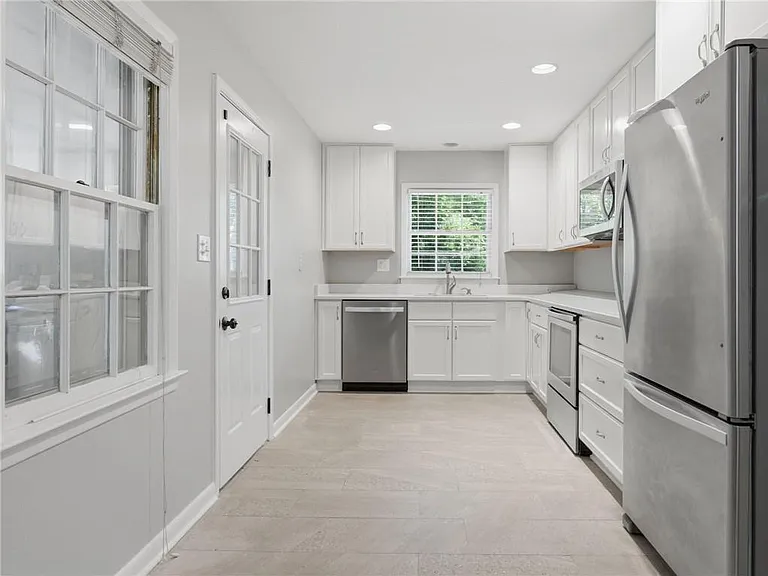 1111 N Valley Dr — Photo 19