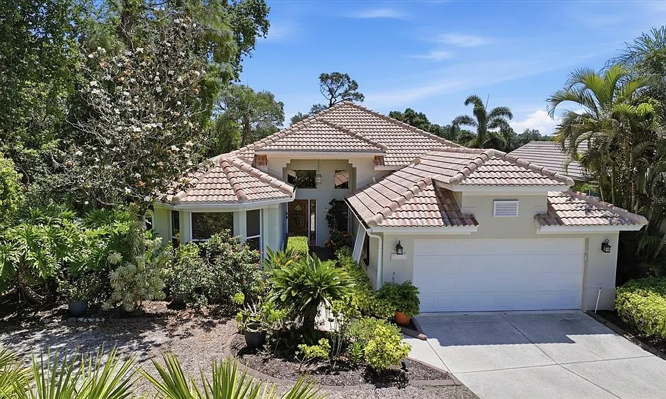8009 Hampton Ct