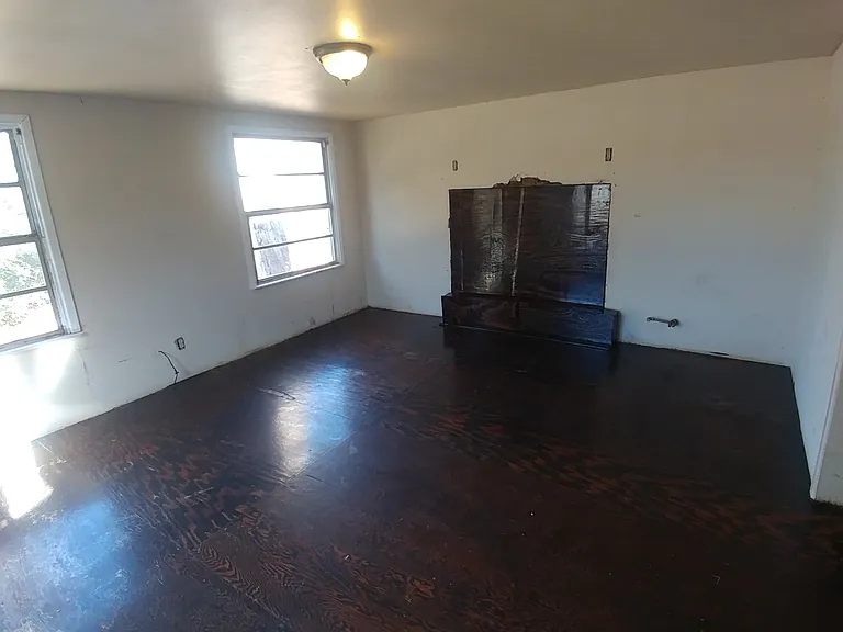 209 Prairie Ave — Photo 4
