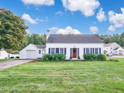 81 Oak Hollow Rd, Springfield, MA, 01128