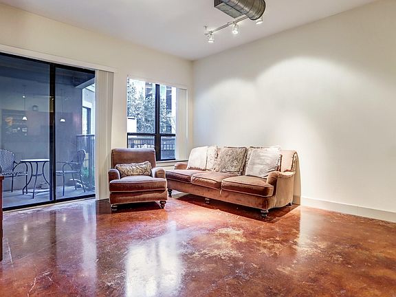 3rd image of 1901 Post Oak Blvd APT 1303