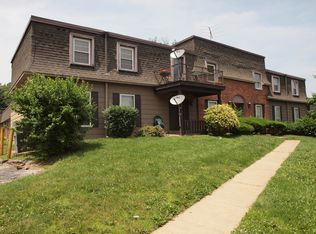 6643 Blossomwood Dr #69, Florissant, MO 63033