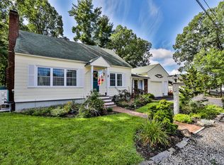 3 Seabee St, Bedford, NH 03110