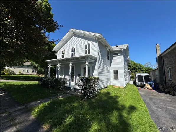 233 Lock St, Lockport, NY 14094