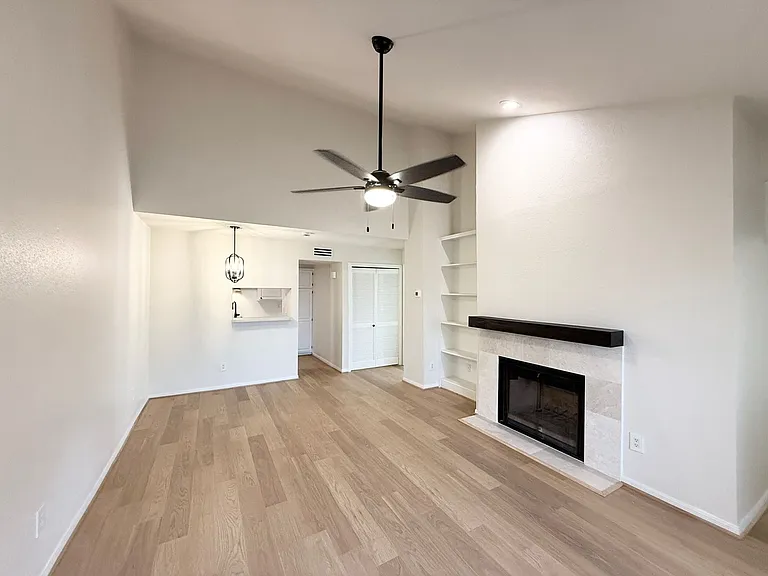 1860 White Oak Dr #376 — Photo 8