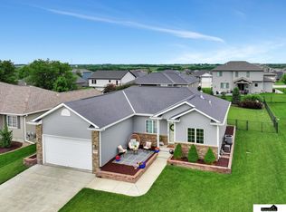 1015 Ridge Rd, Hickman, NE 68372