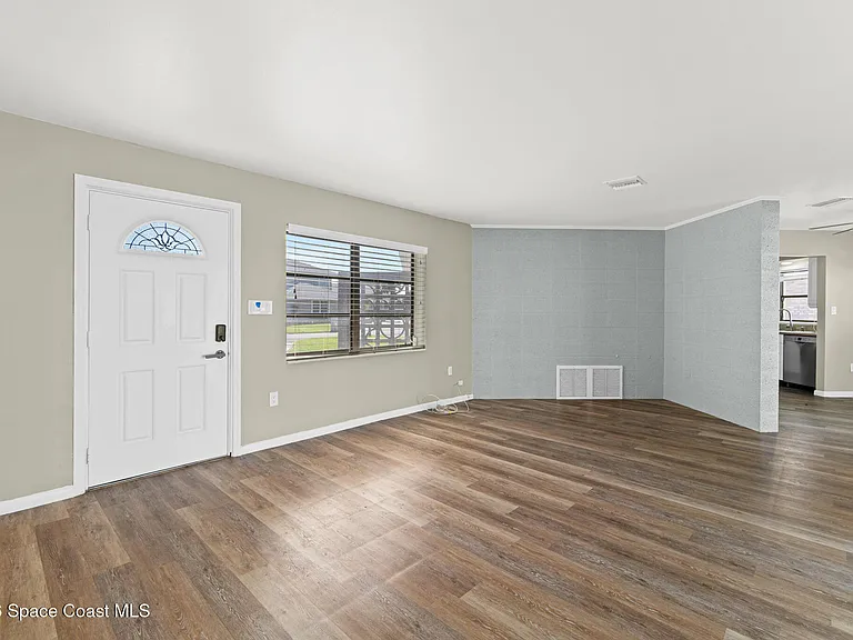 401 Milford Point Dr — Photo 8