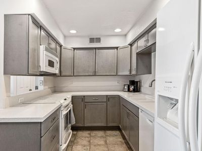 31200 Landau Blvd APT 201, Cathedral City, CA, 92234