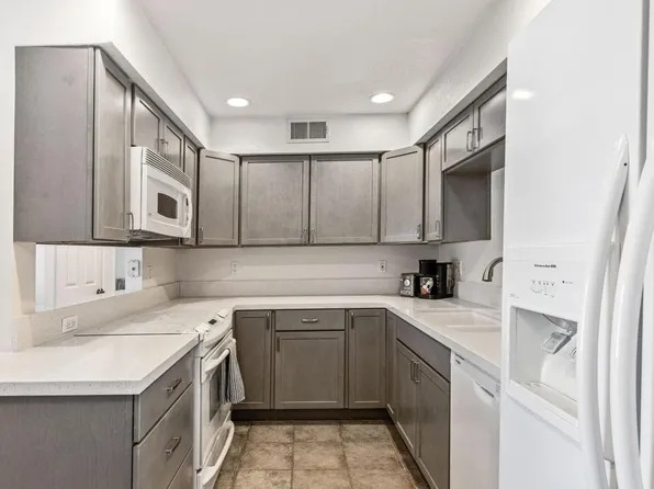31200 Landau Blvd APT 201, Cathedral City, CA 92234