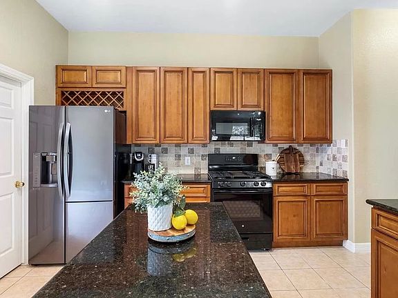 3rd image of 10403 Caribou Ct