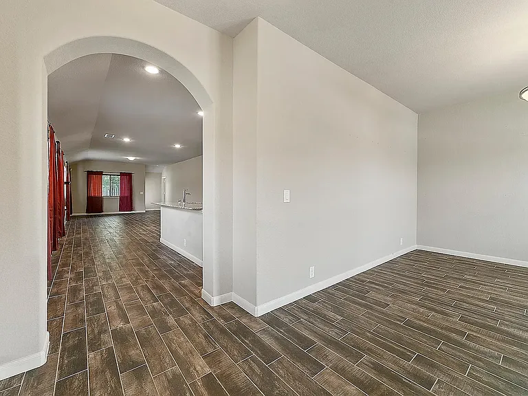 485 Harding Ln — Photo 7