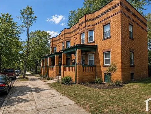 2 bed, 900 sqft, $995 — Photo 2