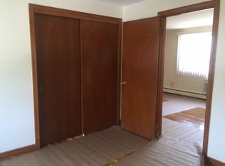 80 Sea St APT 3, Weymouth, MA 02191
