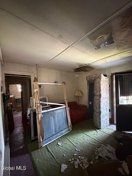 4th image of 103 Grove Avenue