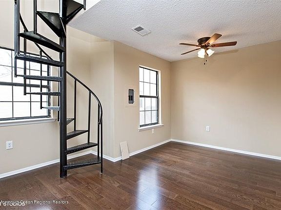 5th image of 1203 Dahlia Ct