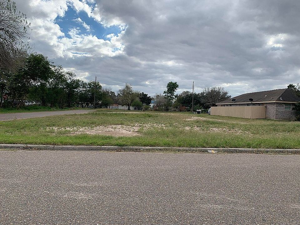 2nd image of 112 Amy Dr