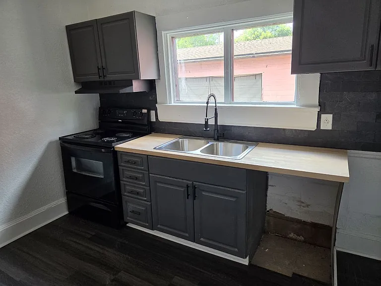 3923 Springfield Blvd #2 — Photo 3