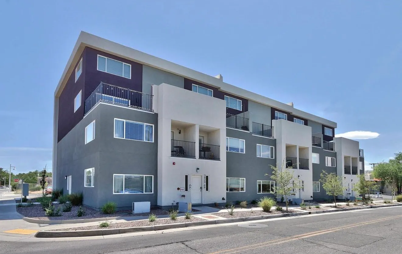 3 bed, 1636 sqft, $2,250 — Photo 1