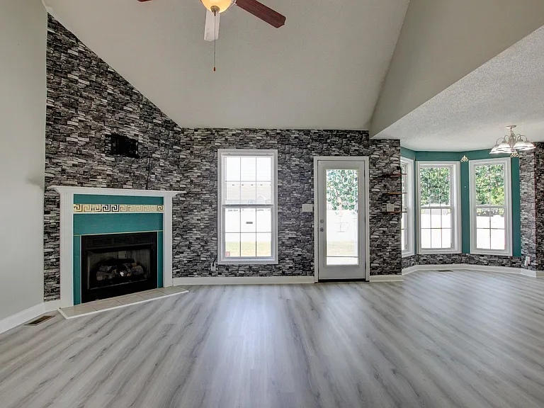 3660 S Naples Ct — Photo 3