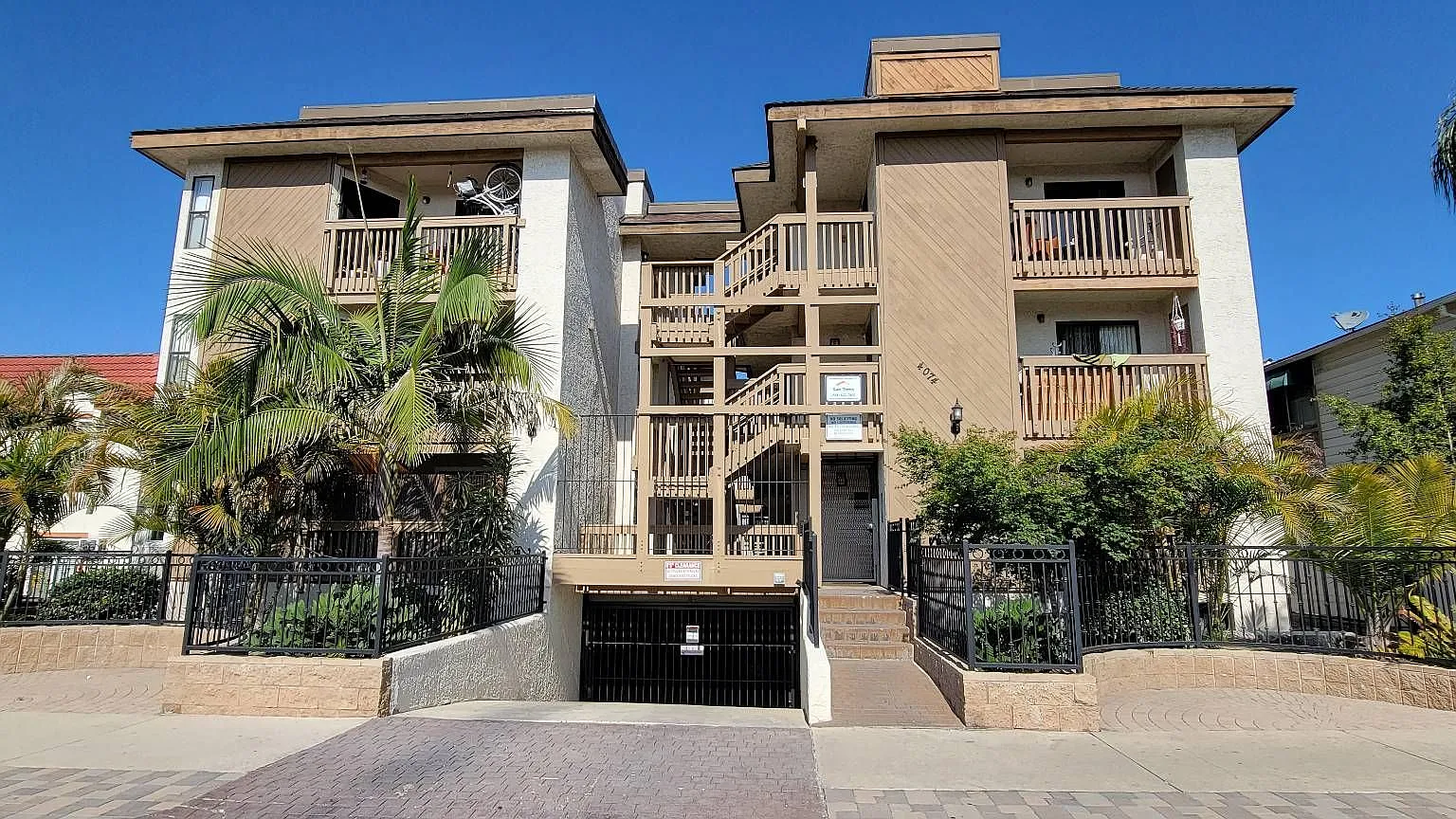 4074 Swift Ave — Photo 1