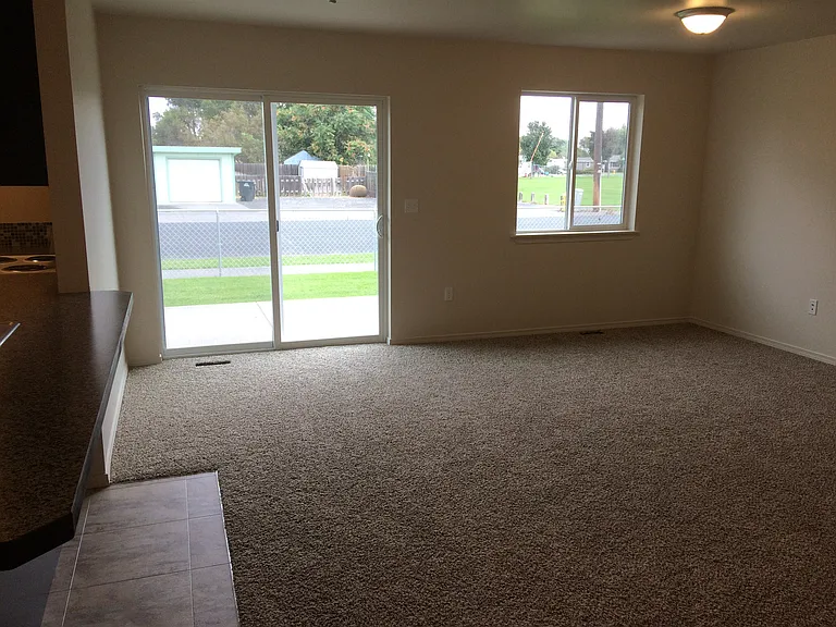 1649 W Pheasant St #A — Photo 5