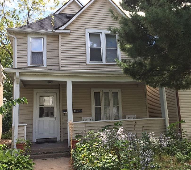 1st image of 637 Erie St SE