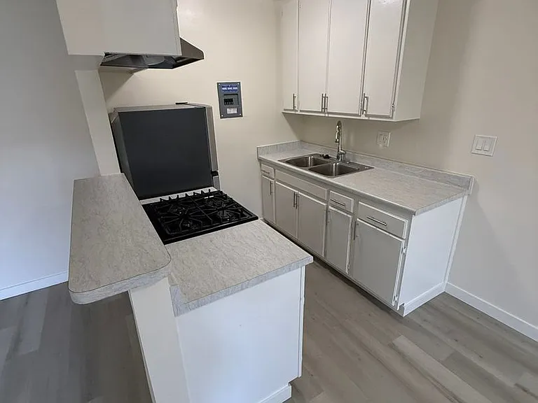 12939 Bonaparte Ave — Photo 9