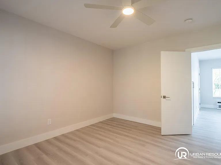 2420 Flamingo Dr #2 — Photo 27