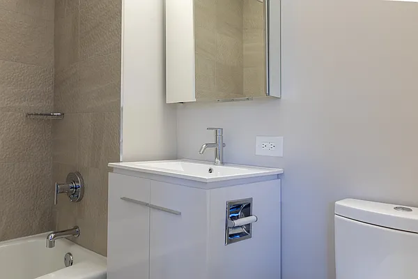 Rented by MyNyHousing | media 108