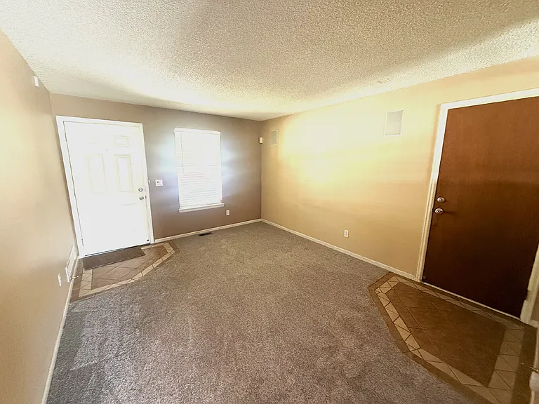 15720 E Exposition Dr — Photo 4