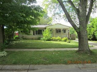 32734 Coach Dr, Chesterfield, MI 48047