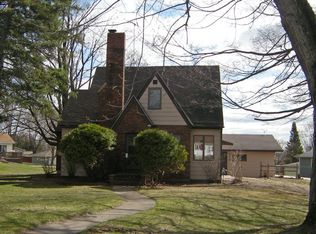 220 N Main St, Clintonville, WI 54929