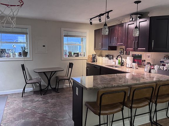 3rd image of 304 3rd St APT 5
