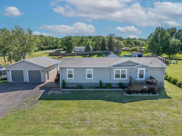 5304 Zaharia Dr SE, Minot, ND 58701