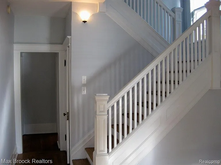 287 Oakland Ave — Photo 8