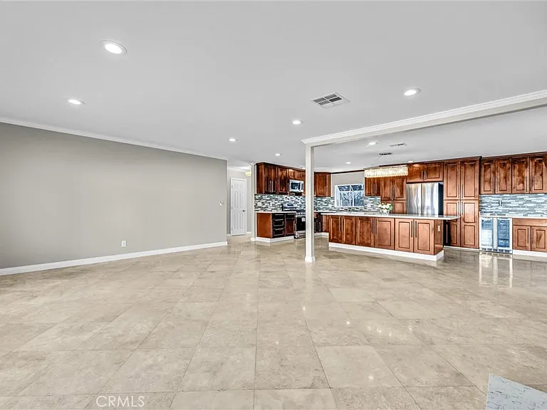 2751 San Carlos Ln — Photo 6
