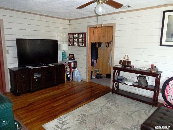 3rd image of 73 Eastwood Blvd