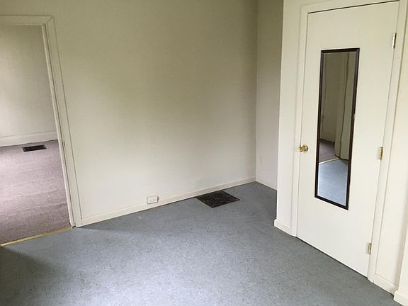 4th image of 141A Bowery St
