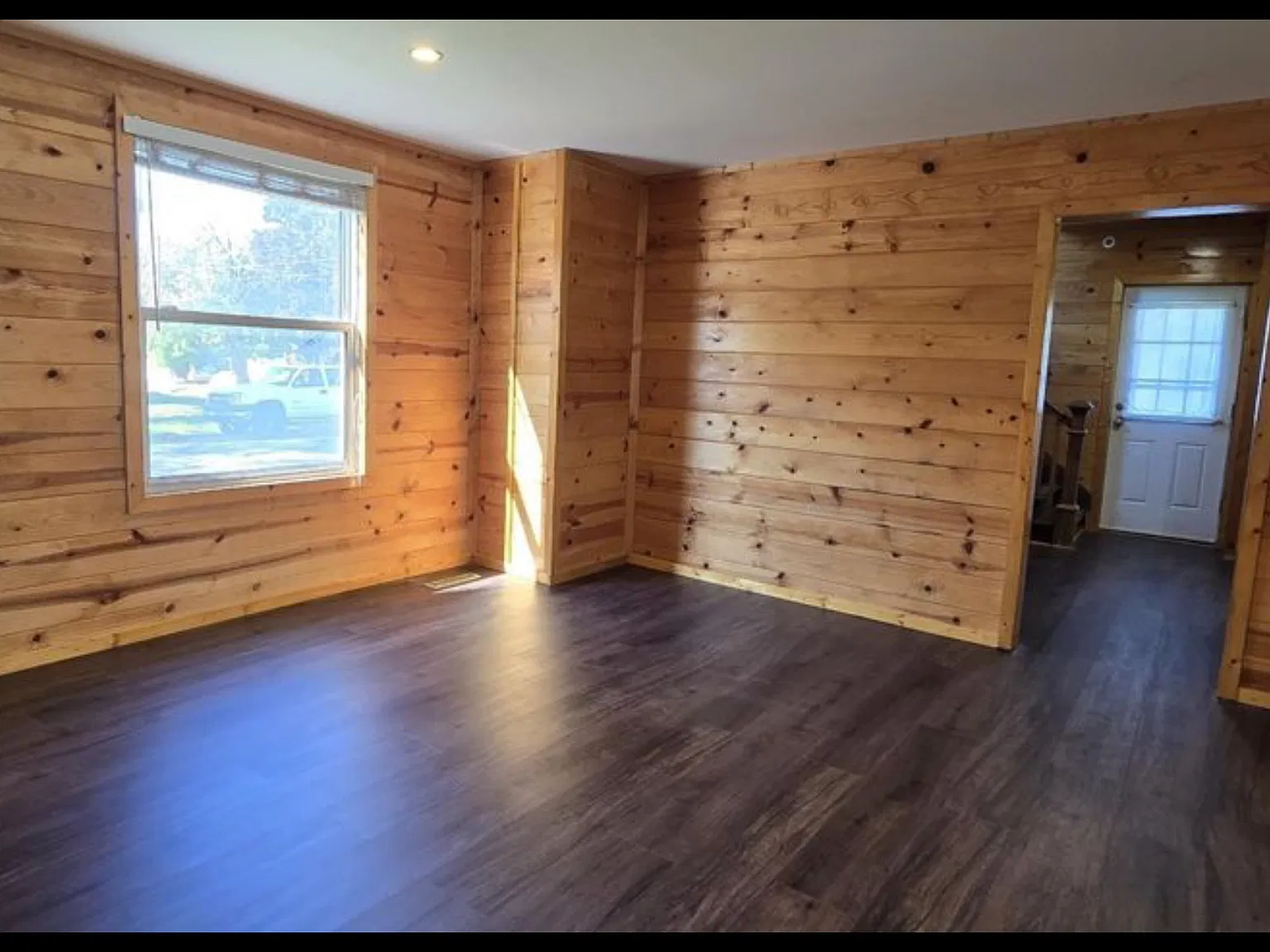 3 bed, 1.5 bath, 1962 sqft, $1,700 — Photo 4